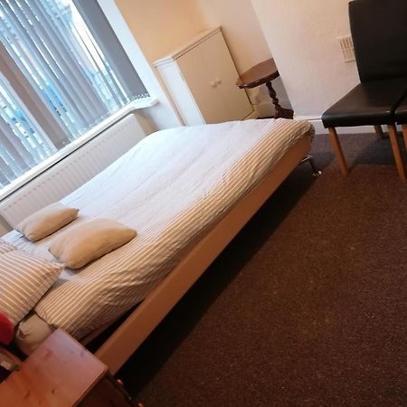 Hygis Home Of Relaxations Stoke-on-Trent ภายนอก รูปภาพ