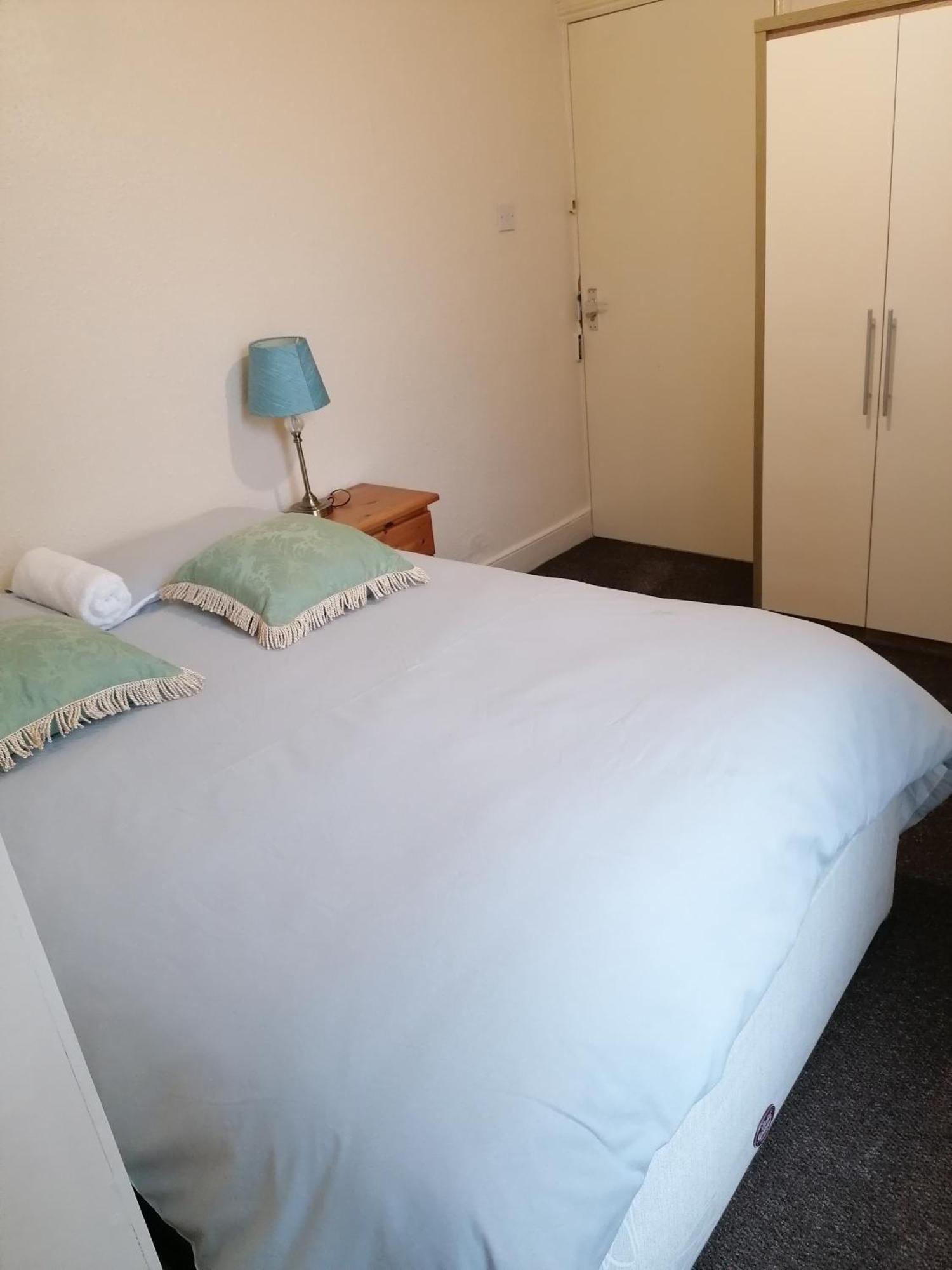 Hygis Home Of Relaxations Stoke-on-Trent ภายนอก รูปภาพ