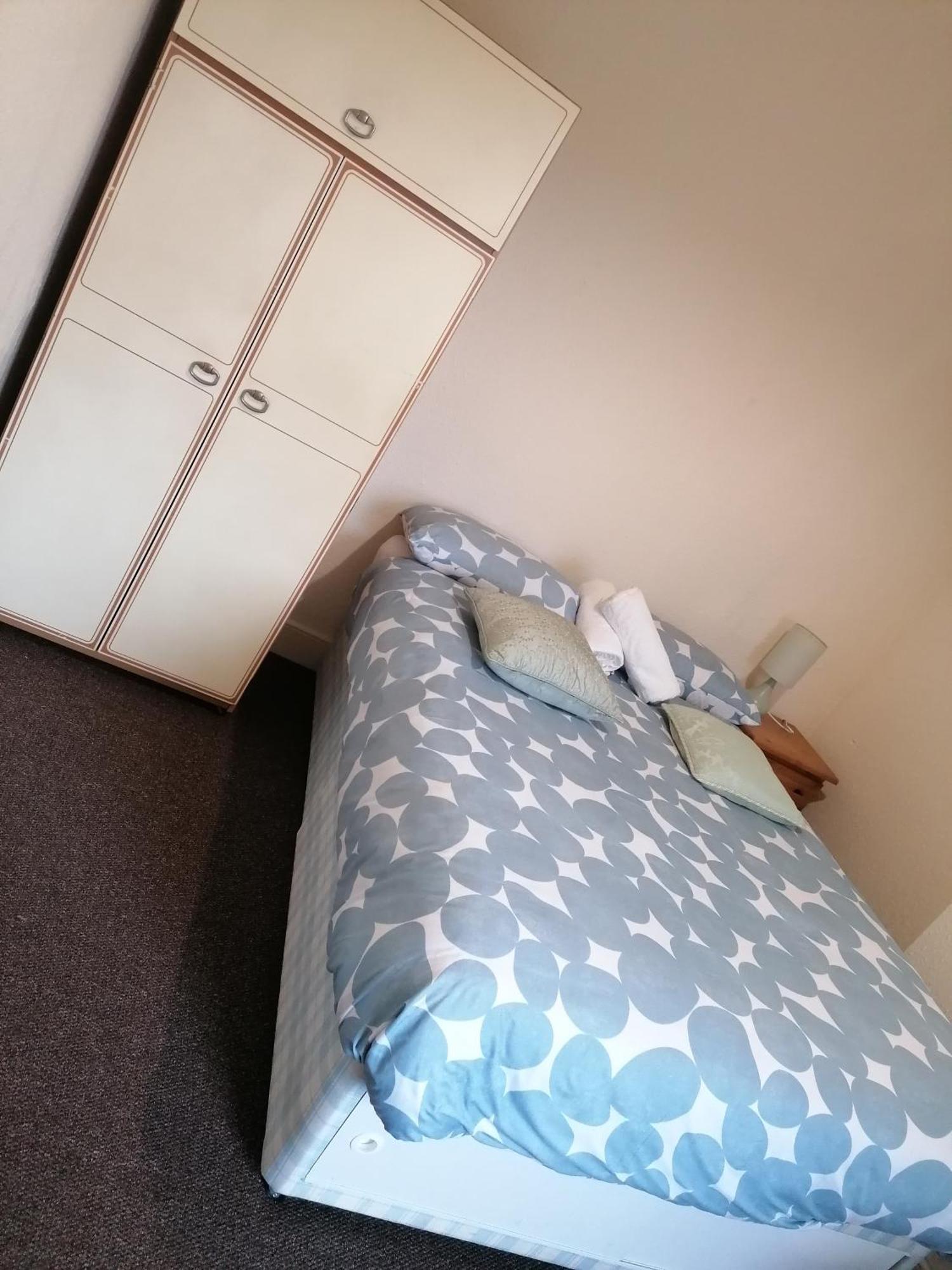 Hygis Home Of Relaxations Stoke-on-Trent ภายนอก รูปภาพ