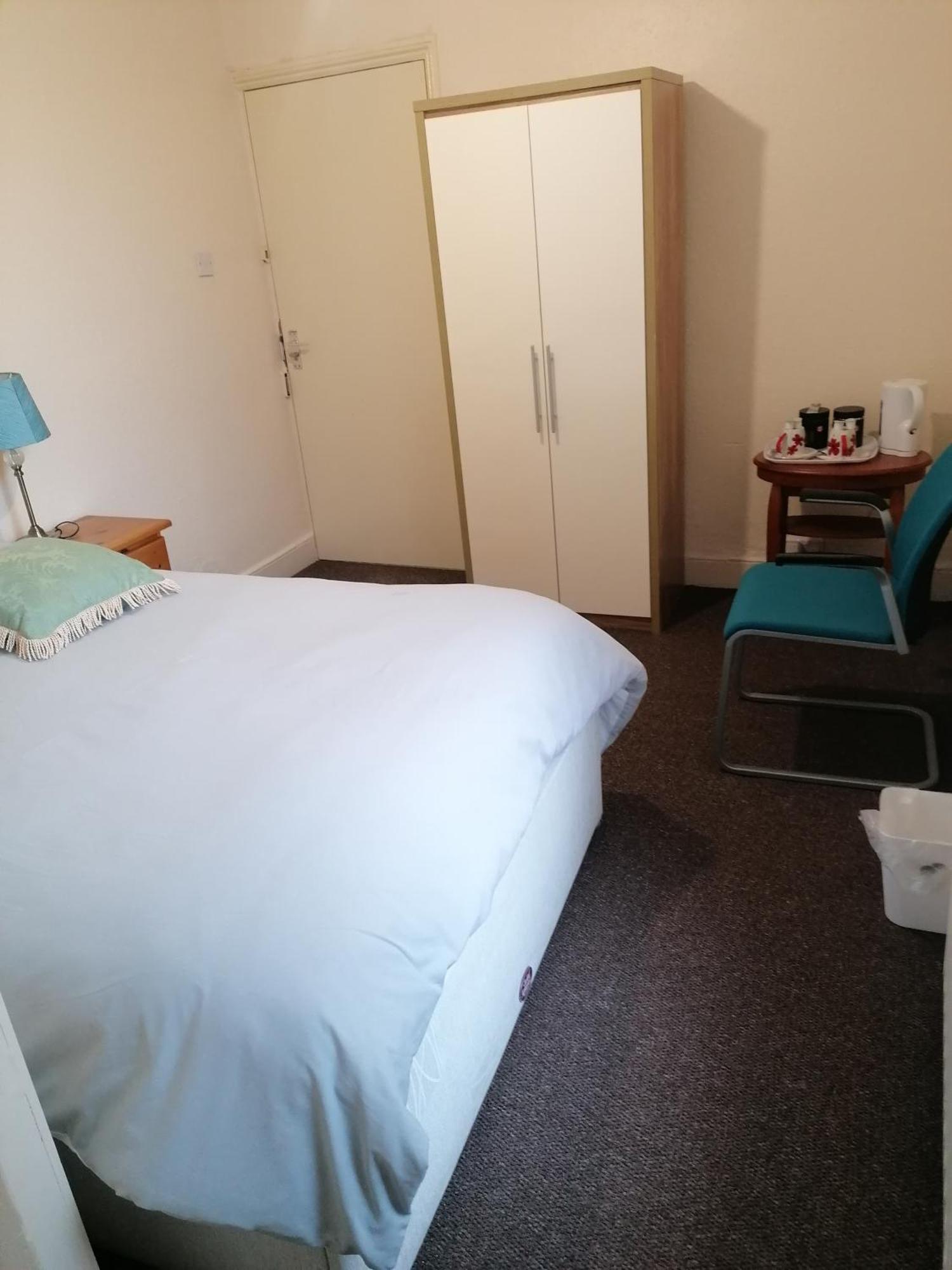 Hygis Home Of Relaxations Stoke-on-Trent ภายนอก รูปภาพ