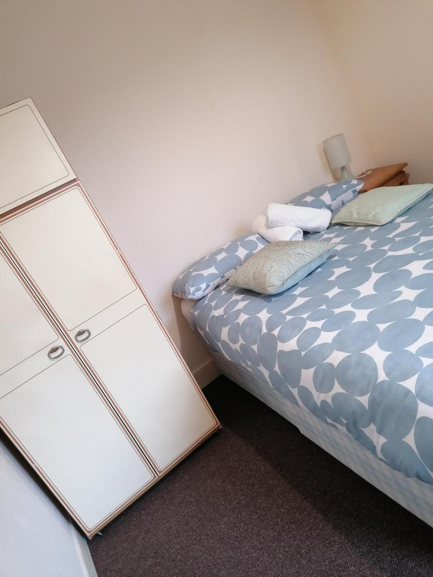 Hygis Home Of Relaxations Stoke-on-Trent ภายนอก รูปภาพ