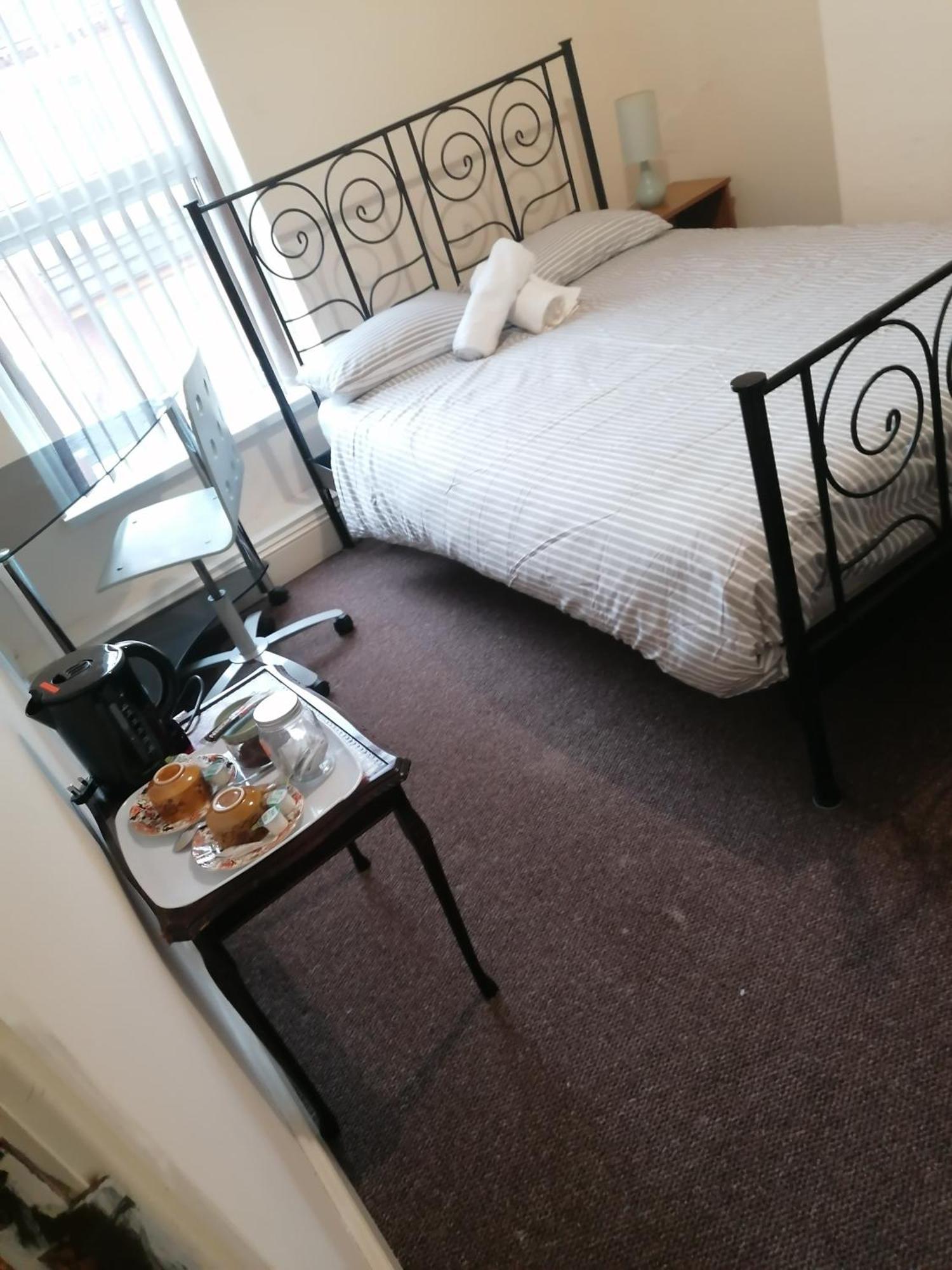 Hygis Home Of Relaxations Stoke-on-Trent ภายนอก รูปภาพ