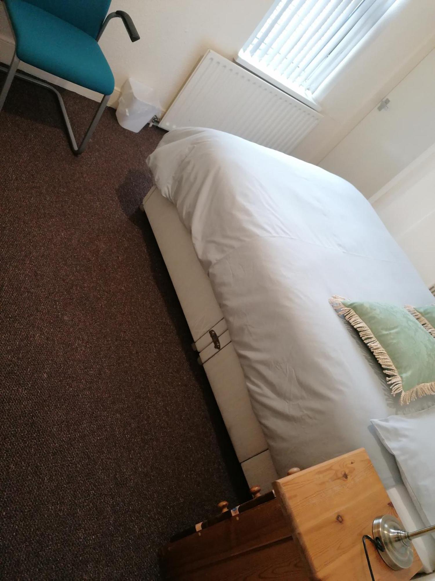 Hygis Home Of Relaxations Stoke-on-Trent ภายนอก รูปภาพ