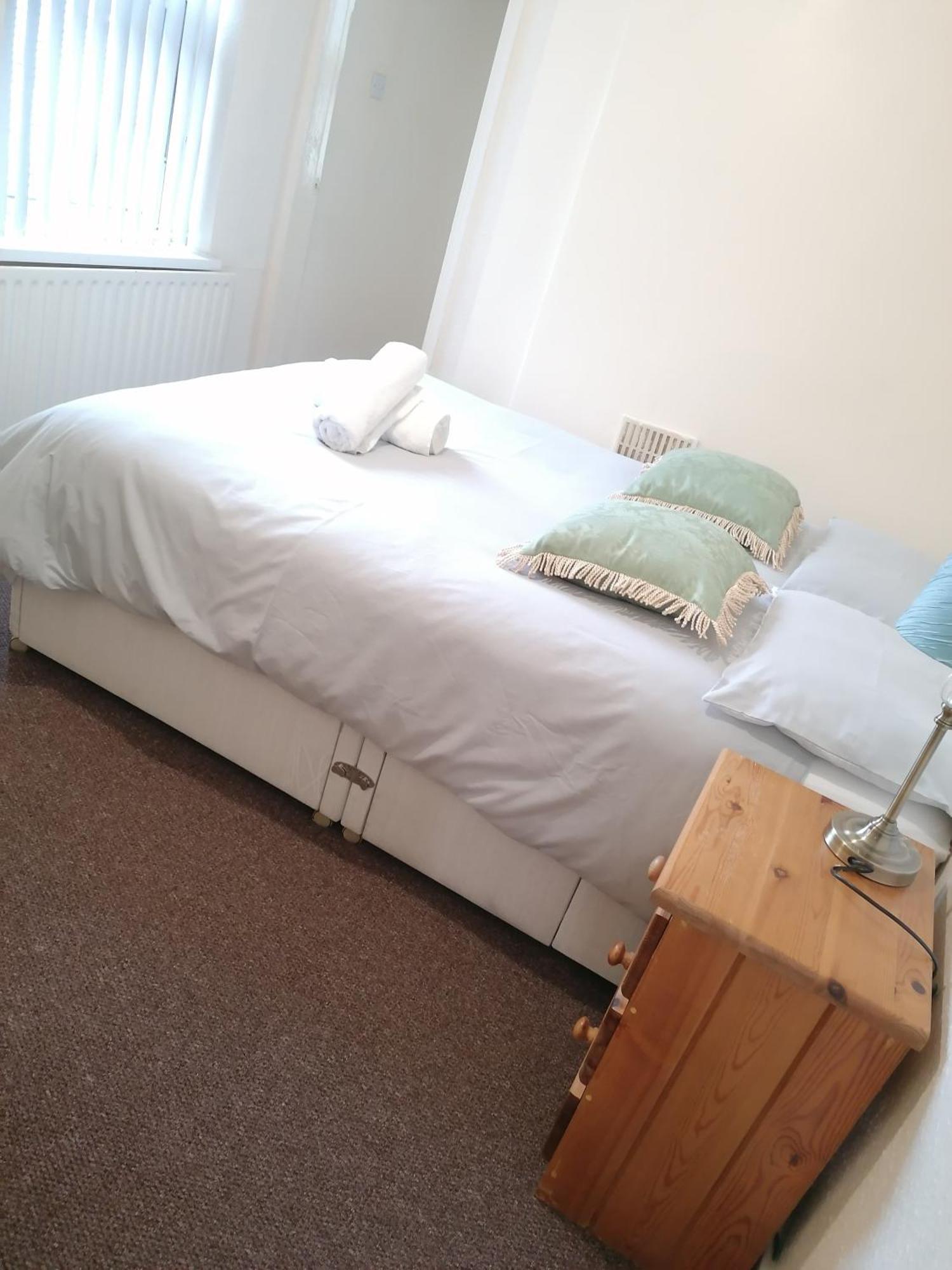 Hygis Home Of Relaxations Stoke-on-Trent ภายนอก รูปภาพ
